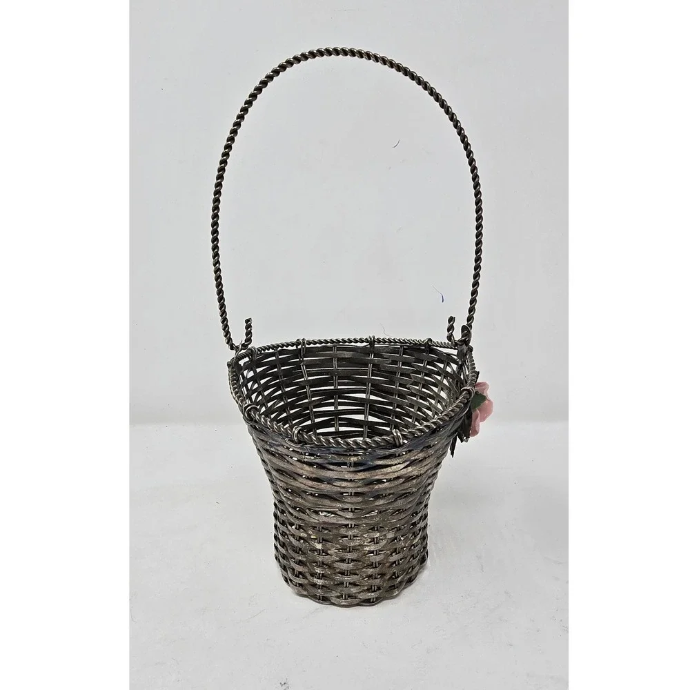 Vtg metal wirework diminutive basket w/ceramic flower silver tone mid century‎
